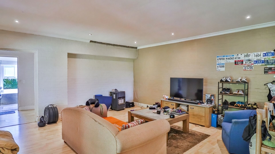5 Bedroom Property for Sale in Constantia Western Cape
